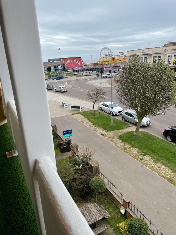 Oyo Queens Hotel, Skegness Bagian luar foto