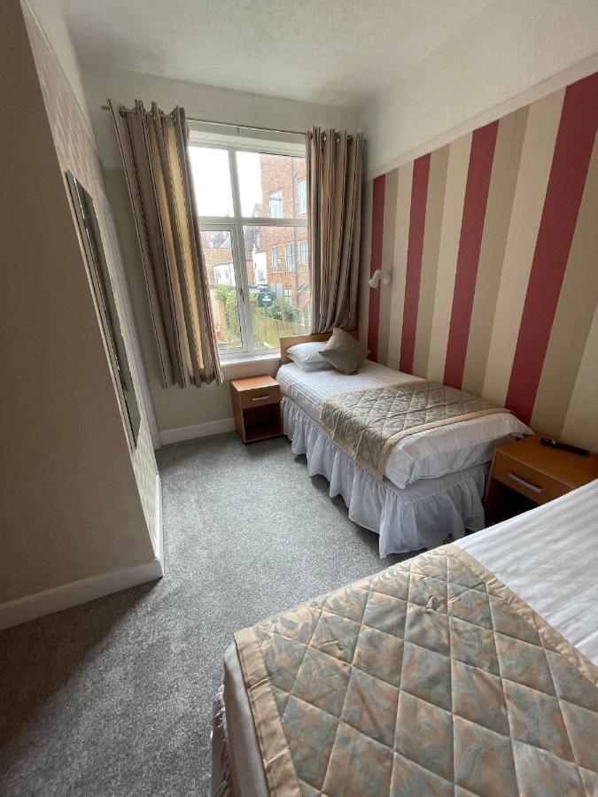 Oyo Queens Hotel, Skegness Bagian luar foto