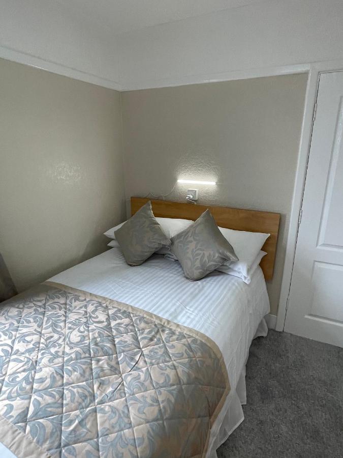 Oyo Queens Hotel, Skegness Bagian luar foto