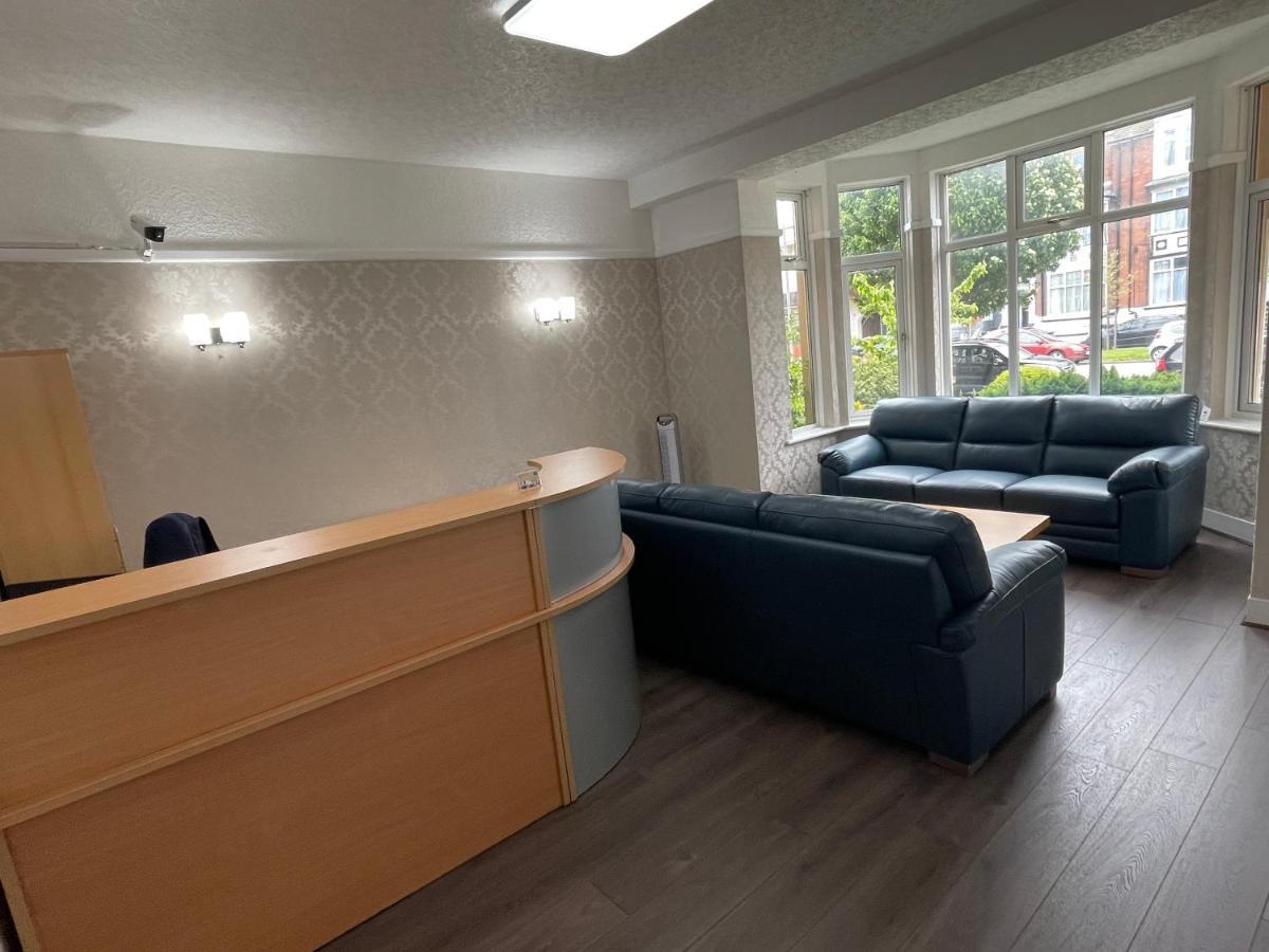 Oyo Queens Hotel, Skegness Bagian luar foto