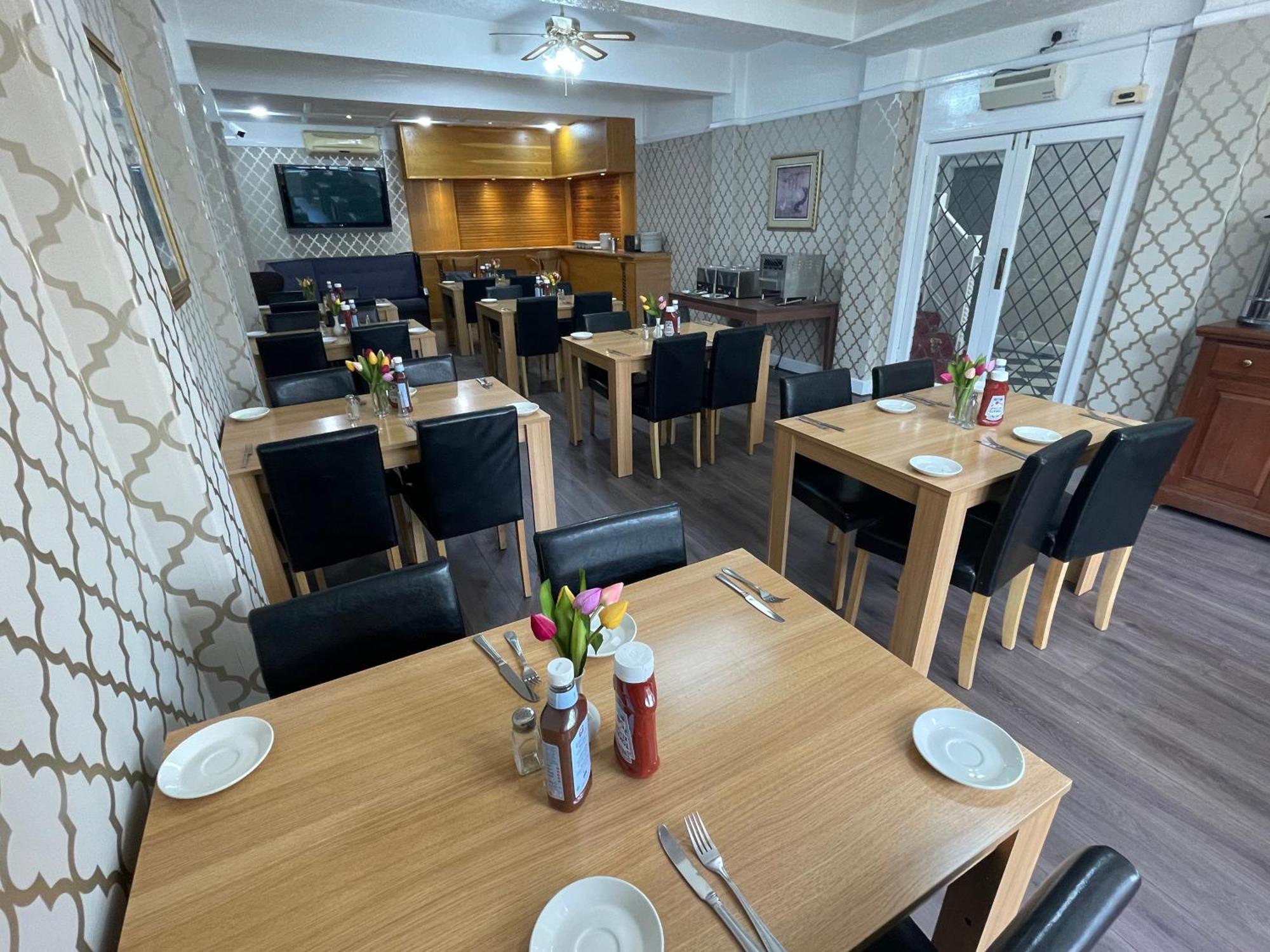 Oyo Queens Hotel, Skegness Bagian luar foto