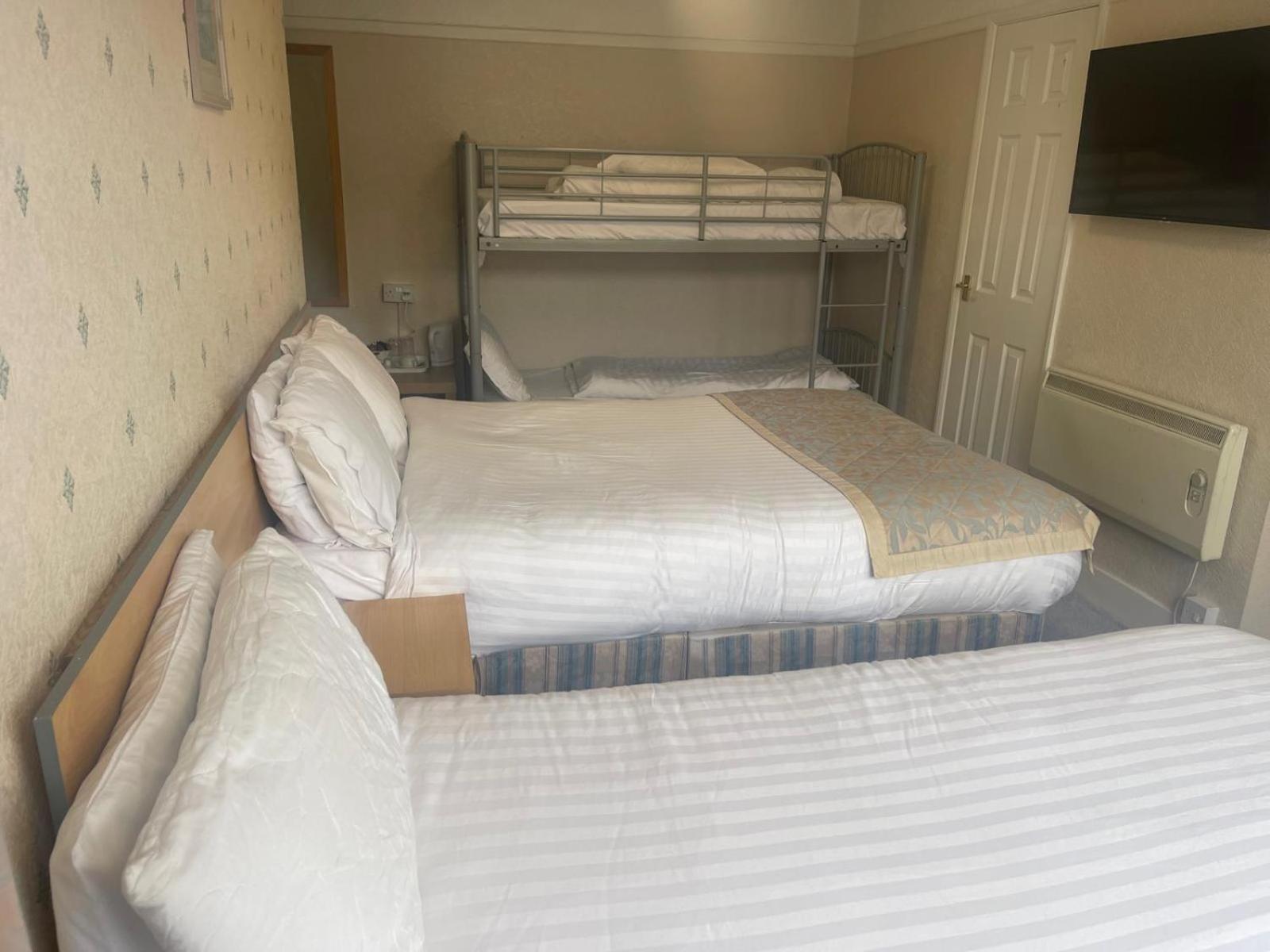 Oyo Queens Hotel, Skegness Bagian luar foto