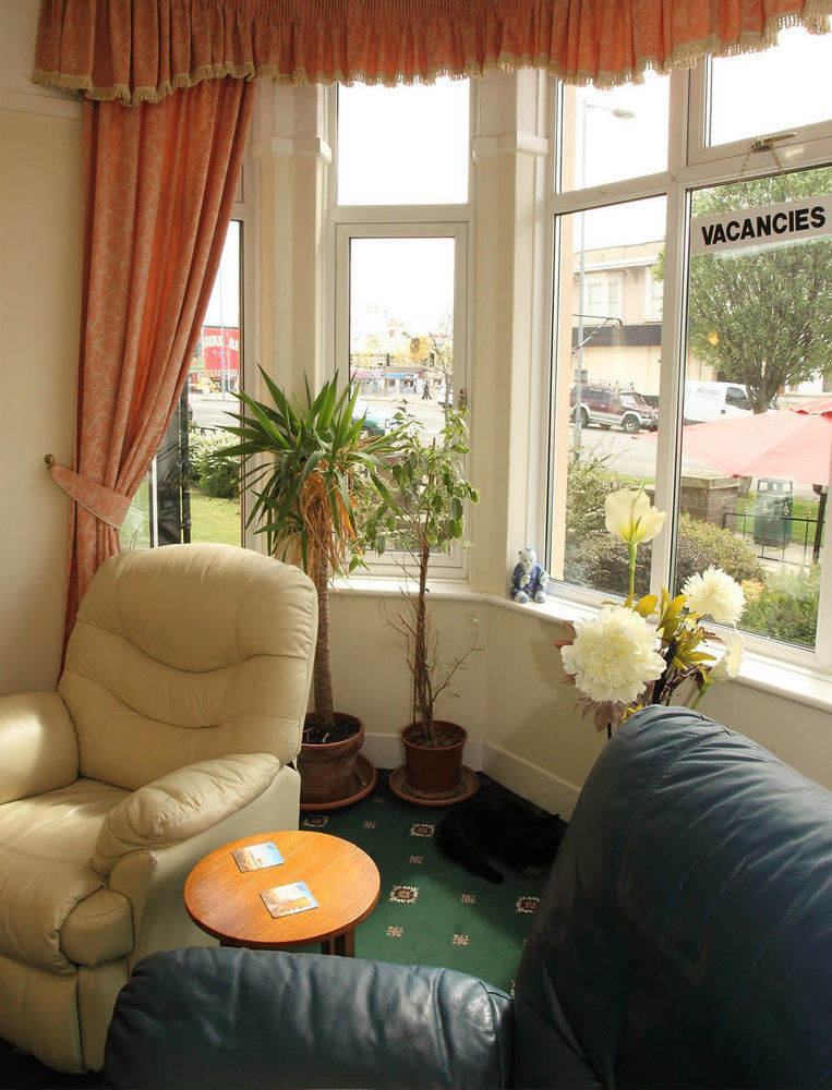Oyo Queens Hotel, Skegness Bagian luar foto